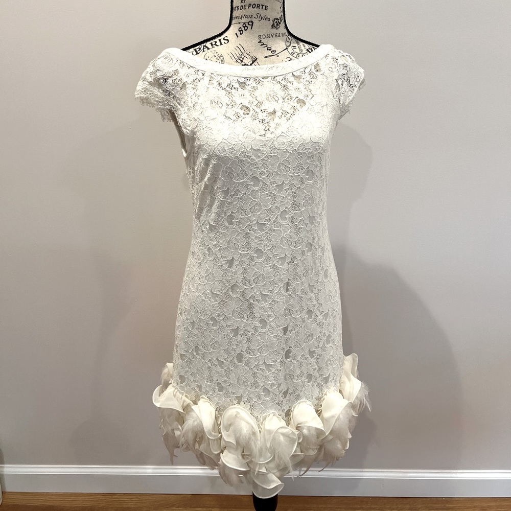 Jessica Simpson white lace dress w/ flower and feather appliqué on bottom size 6
